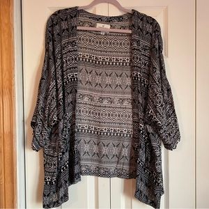 Black and White AE Kimono